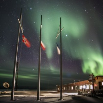 The Polish Polar Station Hornsund is located on the shore of Isbjørnhamna Bay in the Hornsund fjord.
The facility conducts year-round scientific research and is the northernmost permanent Polish scientific institution.
The station is managed by the Institute of Geophysics of the Polish Academy of Sciences in Warsaw.
Station Manager: Dr. Eng. Marcin Budzyński